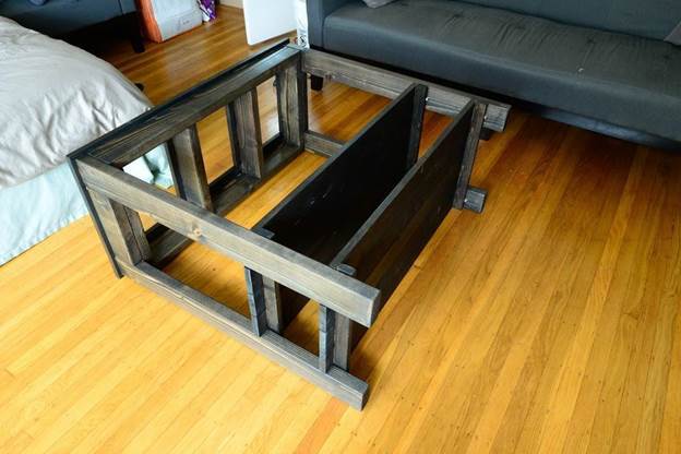 12-DIY-Aquarium-Stand-With-Shelves