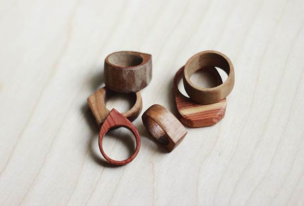 13-DIY-Simple-Wooden-Rings-For-Engagement
