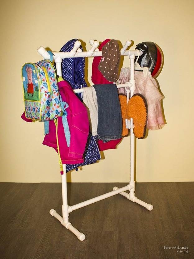 14-DIY-Kids-PVC-Clothes-Rack