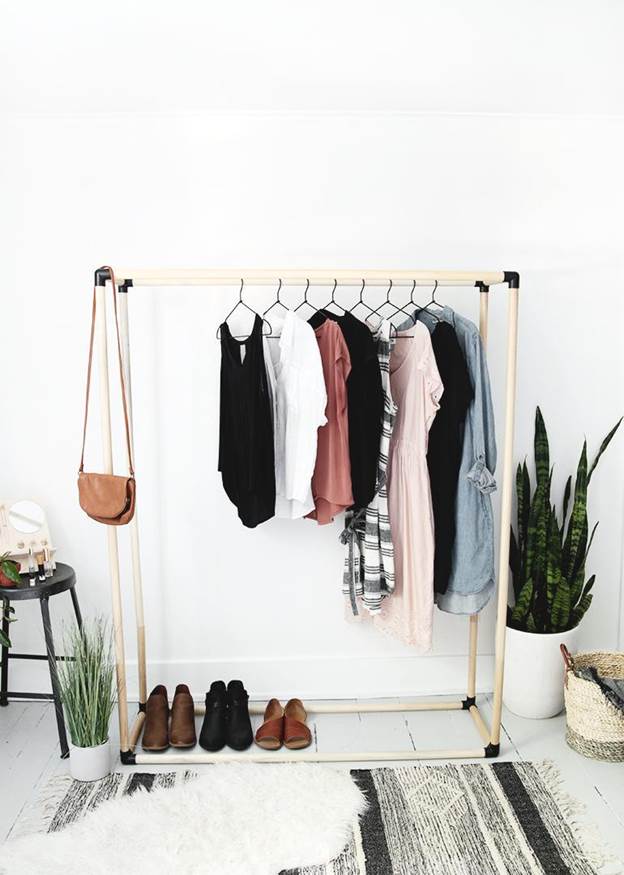 2-DIY-Clothing-Rack