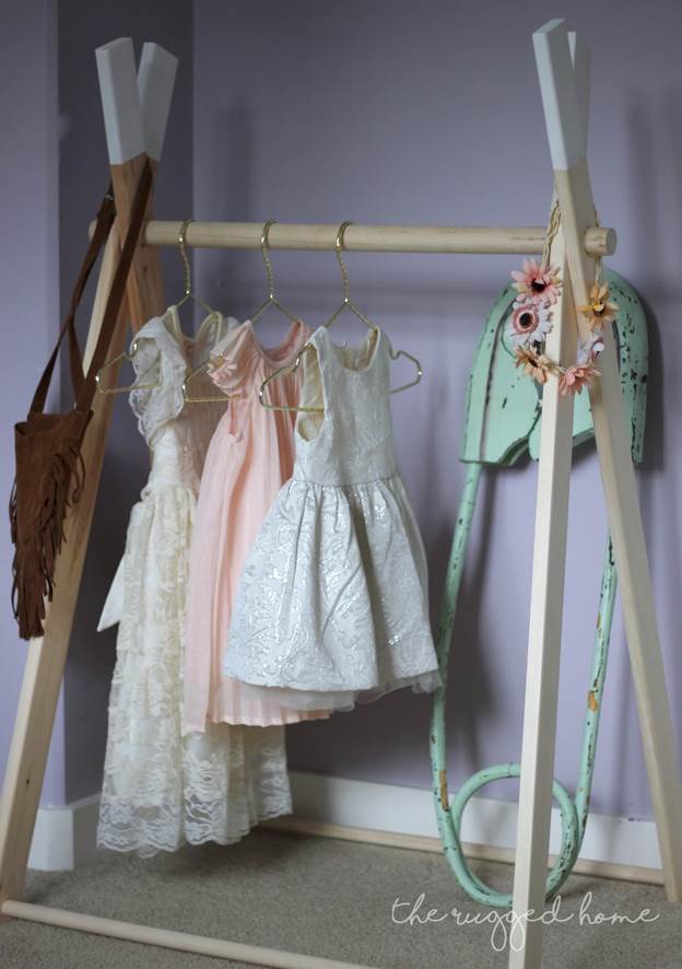 24-DIY-Kids-Clothes-Rack