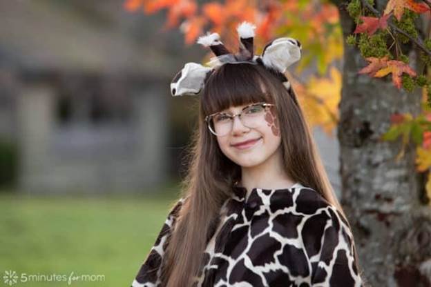 7-DIY-Cute-Giraffe-Costume