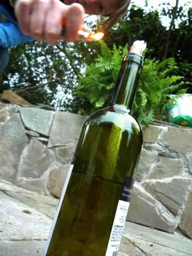 1-DIY-Wine-Bottle-Tiki-Torch