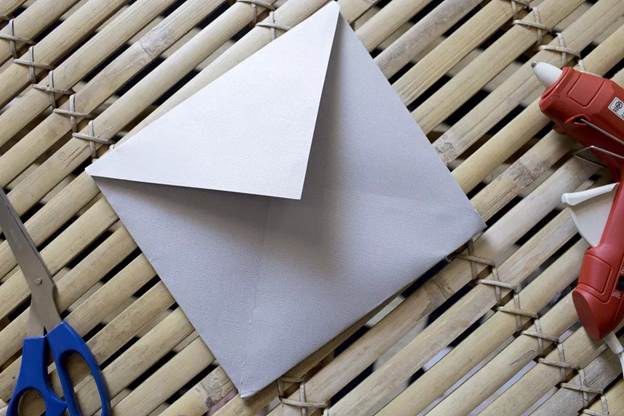 1-How-To-Make-An-Envelop-With-Paper