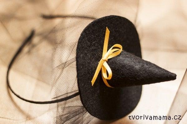 16. DIY Mini Witch Hat