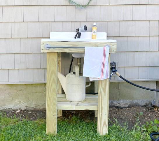 2. How To Build A DIY Outdoor Sink