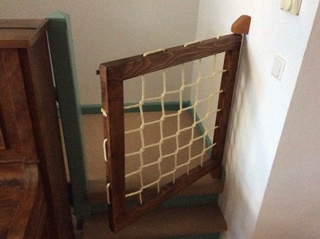 20-DIY-Ship-Style-Baby-Gate