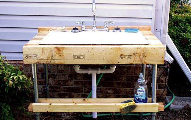 9. Outdoor Garden Sink DIY