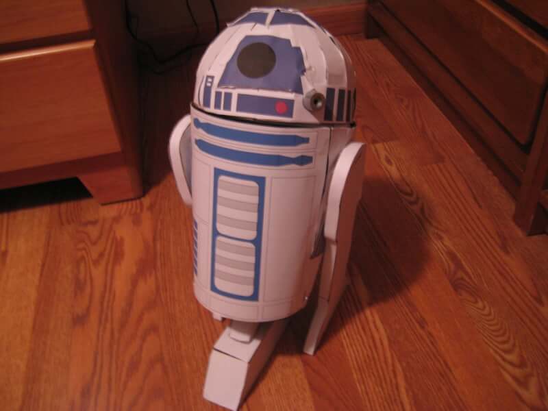 14. R2-D2 themed trash can