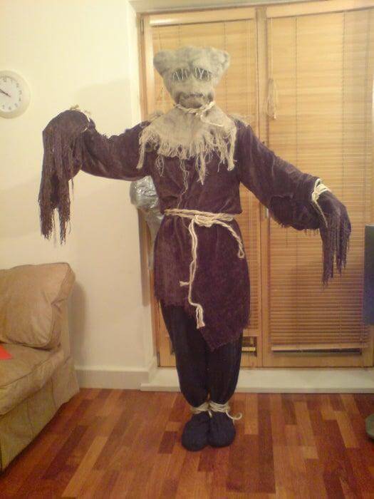 6. How To Make A Doctor Who Scarecrow