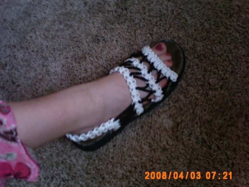 8. Constructing Para cord Sandals DIY