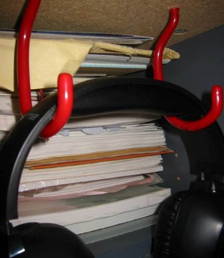 9. Bicycle Hook DIY Headphone Stand