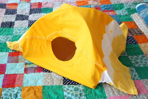 9. Cat DIY Bed Tent