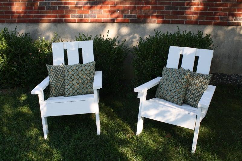 10. Pallet Adirondack Chair DIY