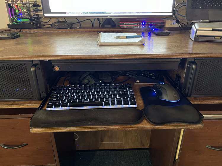 15. DIY Keyboard Tray With Desk