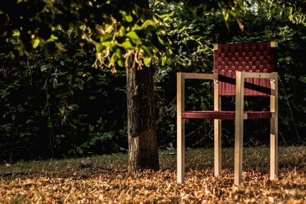 16. DIY Simple Outdoor Chair