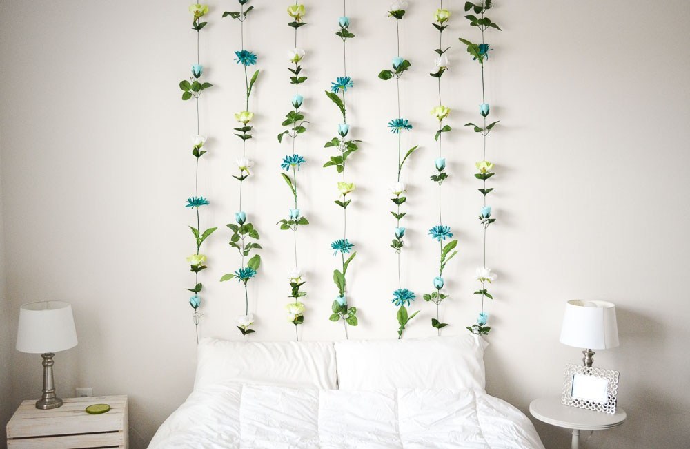 18. Headboard Flower Wall