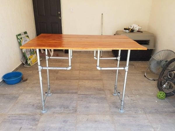 20. DIY Desk With Wood And Pipe