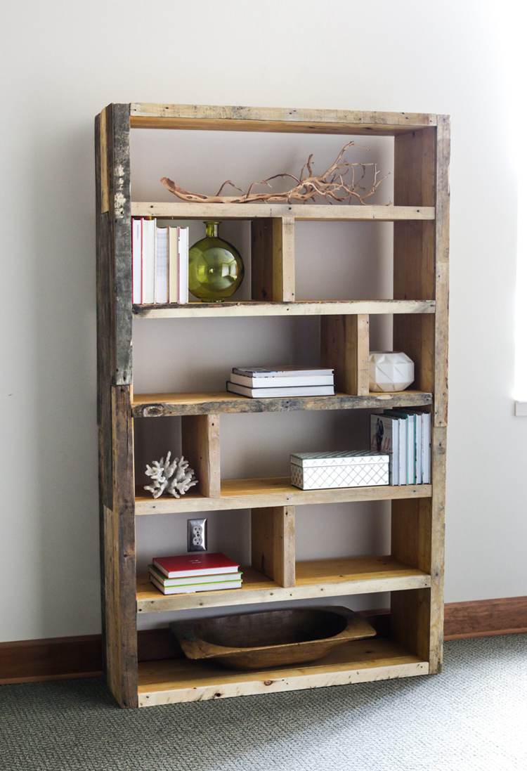 22. Reclaimed Pallet Bookshelf