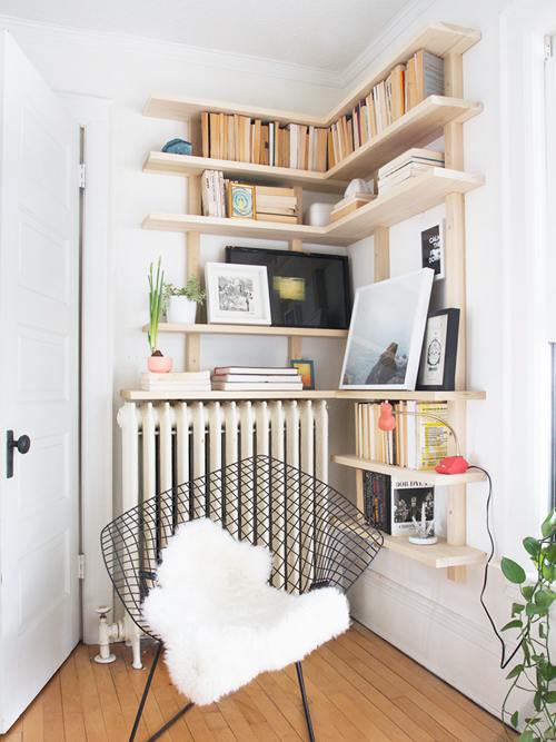 25 Diy Corner Shelf Ideas How To, Diy Built In Corner Desk And Shelves For Living Room