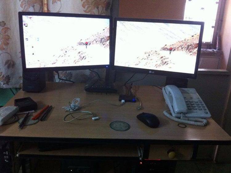 13. DIY Dual Screen Monitor Stand