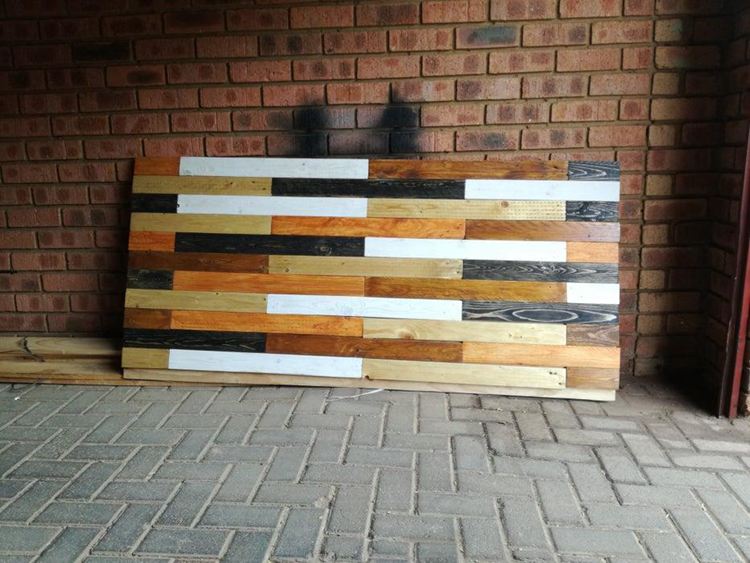 17. DIY Reclaimed Pallet Wood Headboard