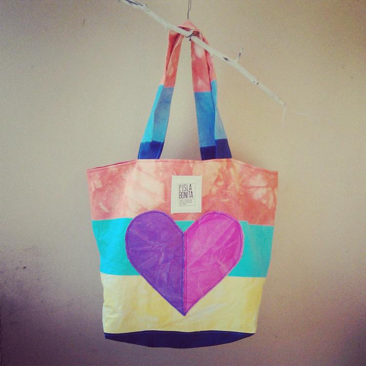 19. DIY Beach Tote Bag