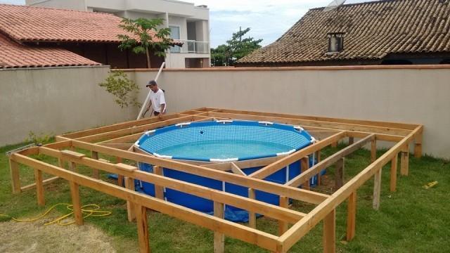 3. DIY Outdoor Floating Swimming Pool Deck