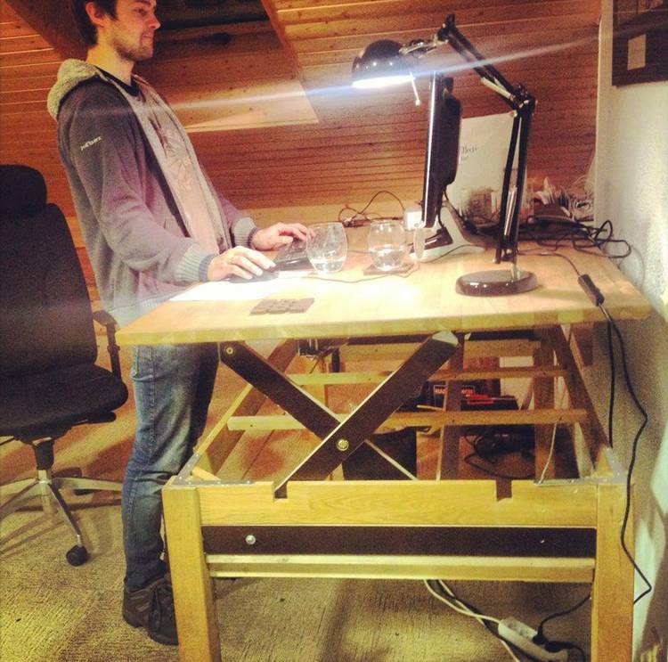 15. DIY Adjustable Standing Desk