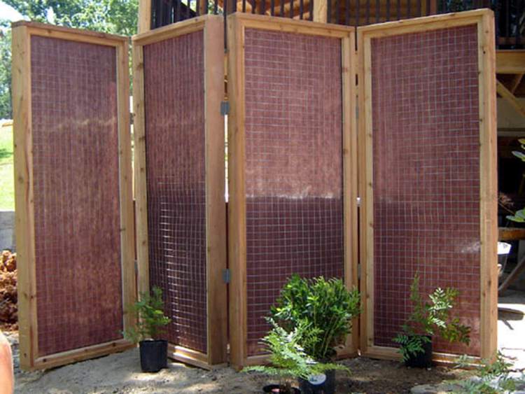 16. DIY Privacy Screen For Outdoor Hot Tub