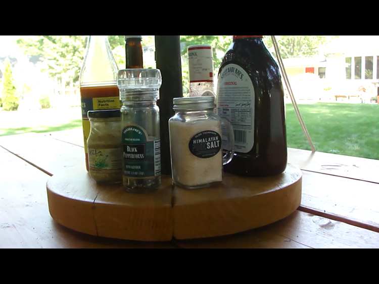 20. DIY Picnic Table Lazy Susan