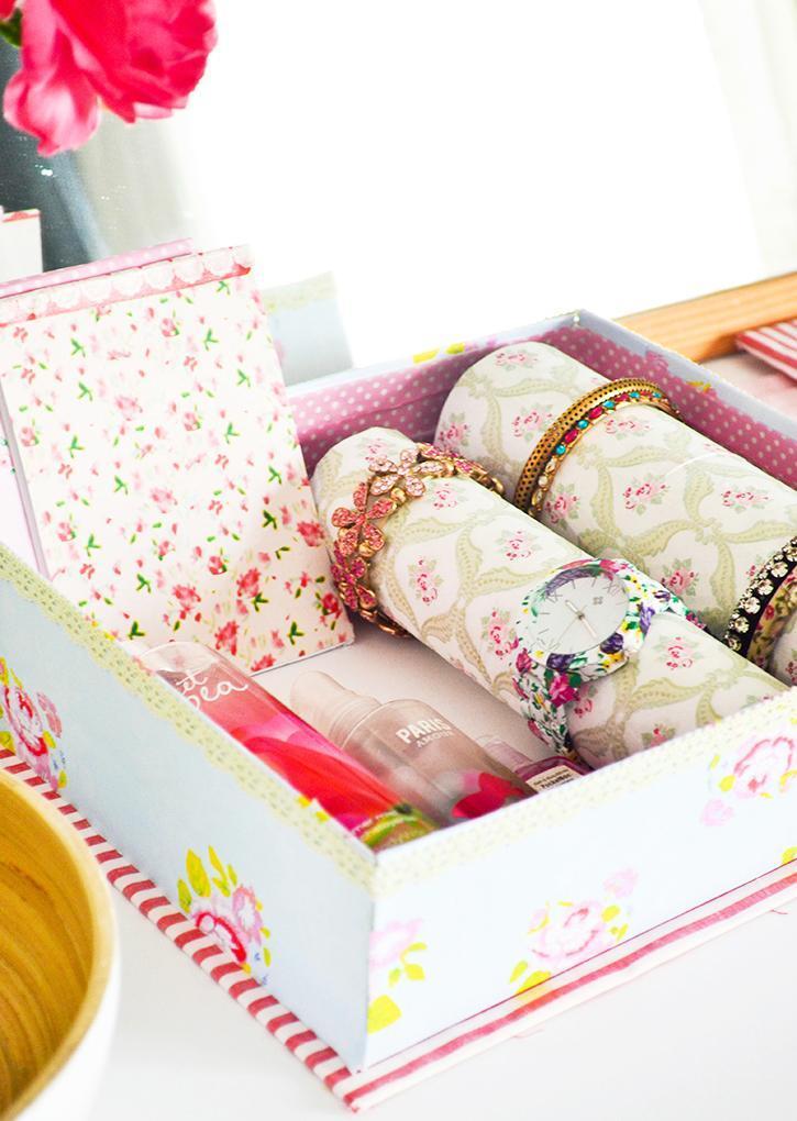 27. DIY Bracelet Storage Box