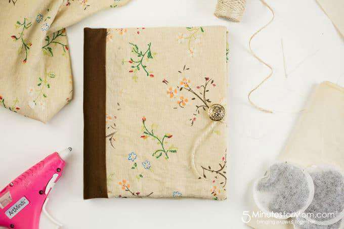 31. How To Make A DIY Journal With Tea Stained Paper