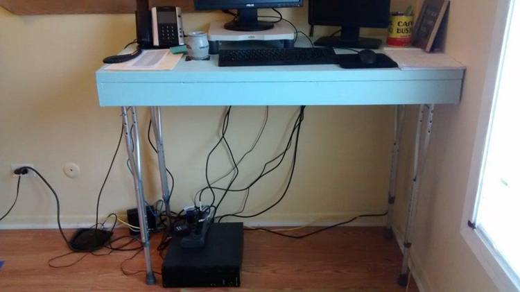 8. DIY Foldable Standing Desk