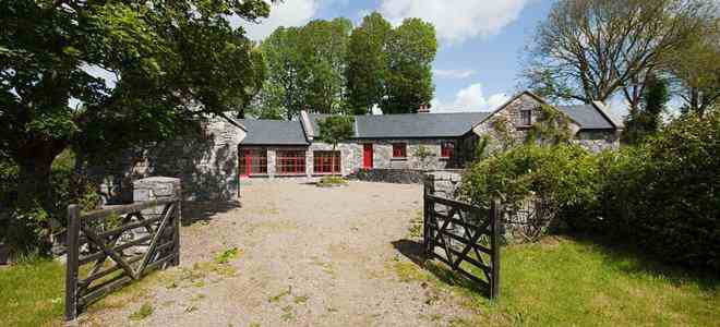 14. Building Wooden Driveway Gates In Four Steps