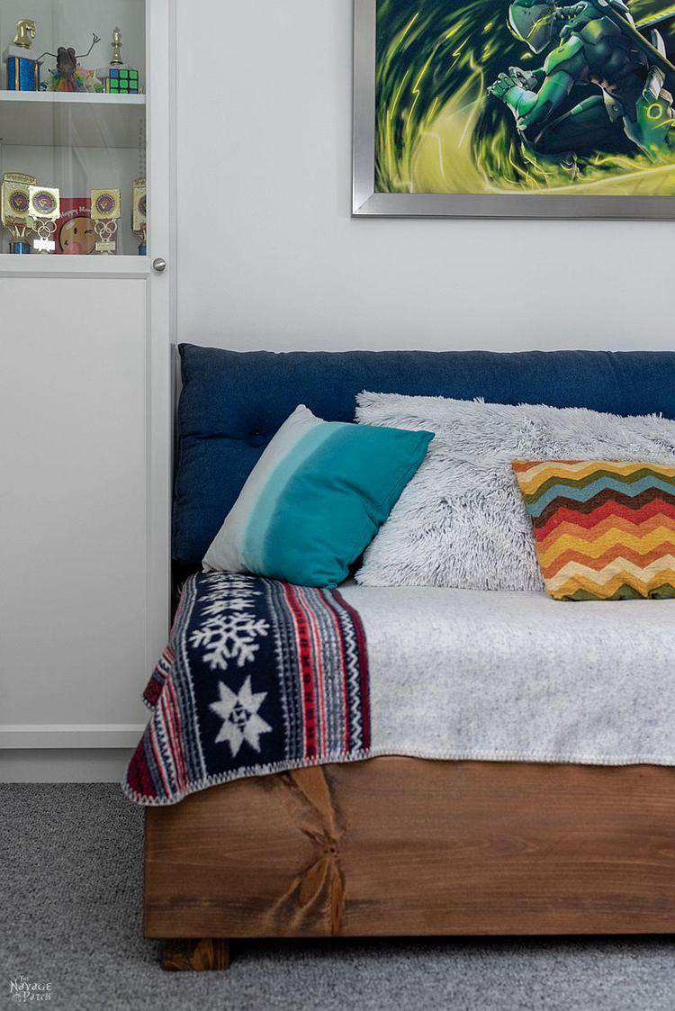 17. DIY Daybed