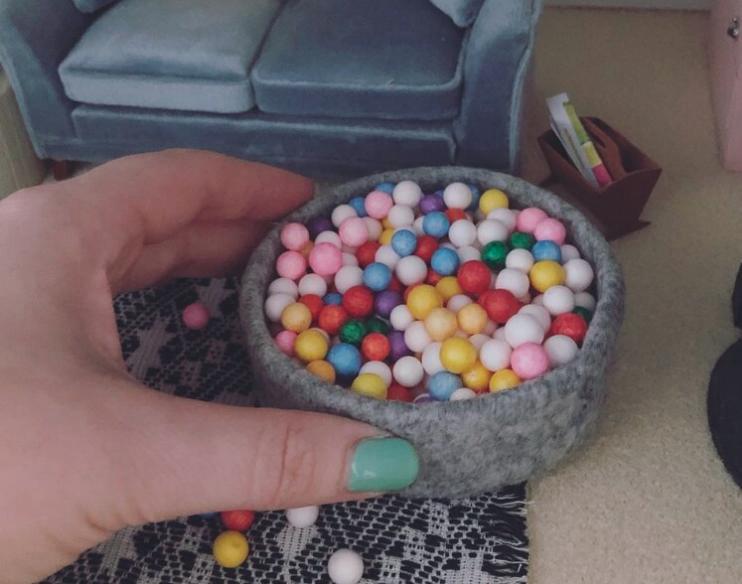 23. Mini Ball Pit DIY