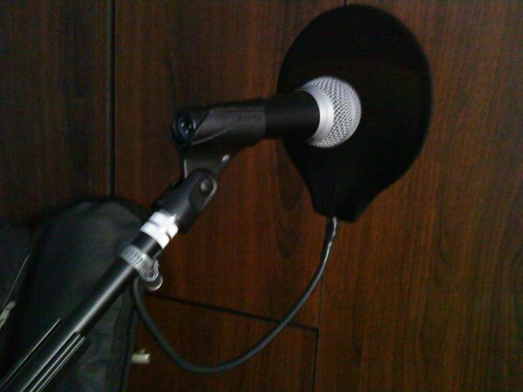 4. DIY Cheap Microphone Pop Filter