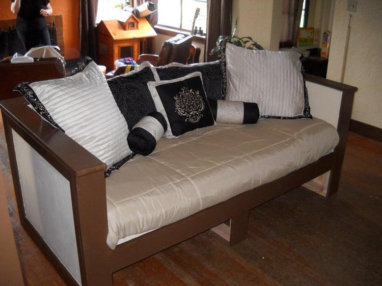 9. DIY Daybed