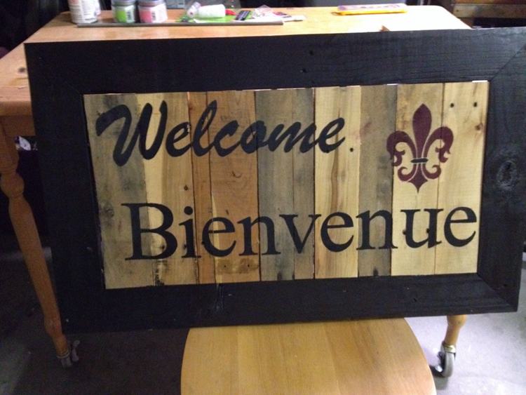 12. DIY Pallet Welcome Sign