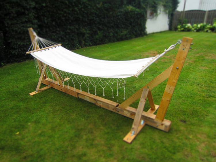 19. DIY Pallet Hammock Stand