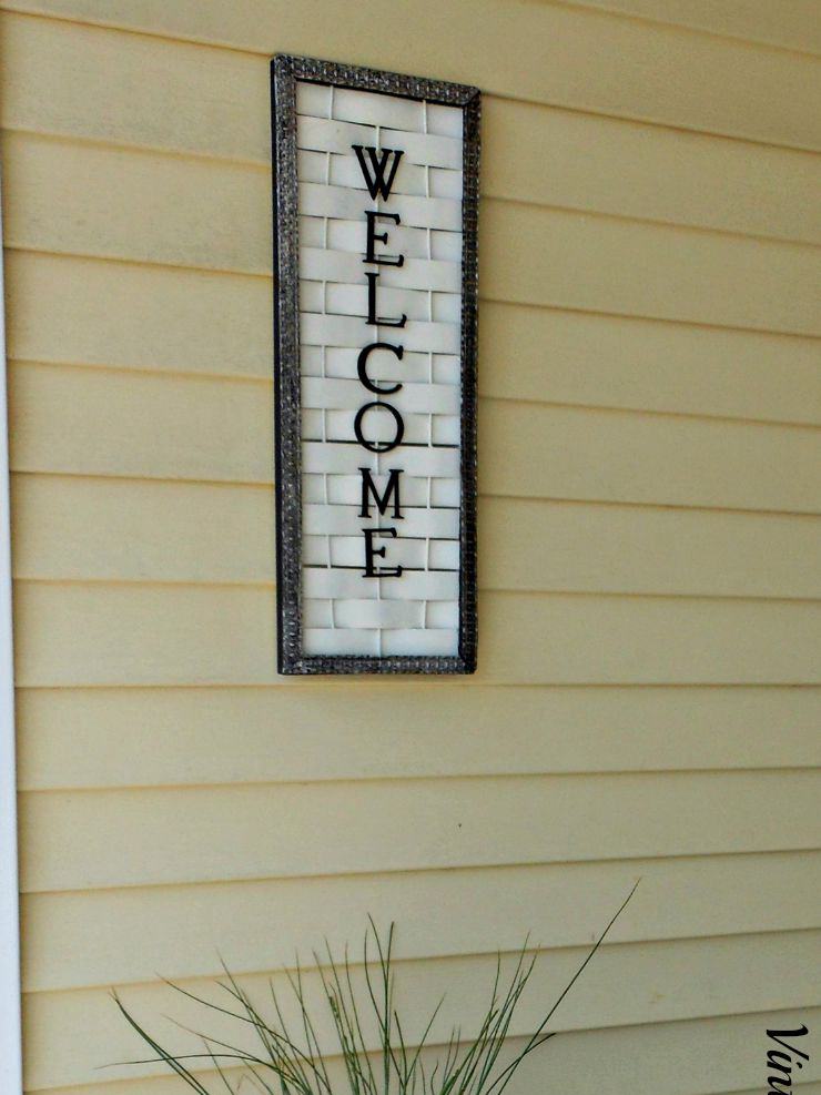 20. DIY Welcome Sign With A Twist