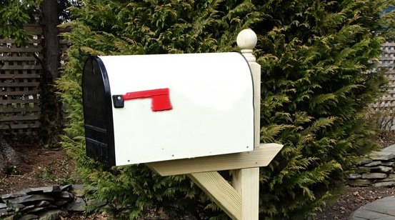 How to Install a Mailbox on an Existing Wood Post05