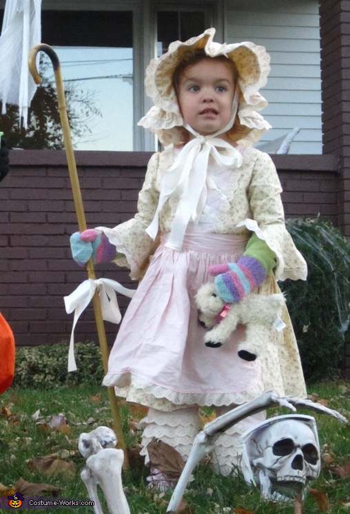 19. DIY Little Bo Peep Costume