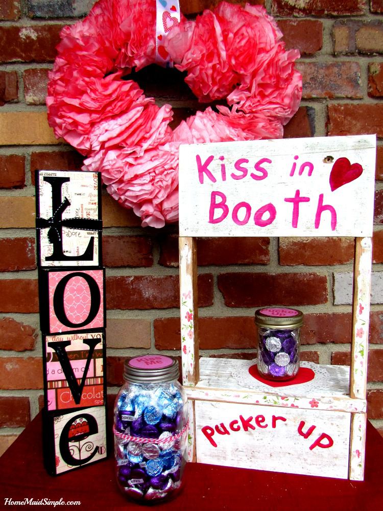 12. DIY Kissing Booth