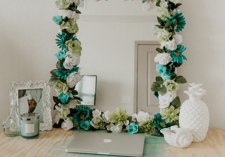 1. DIY Flower Mirror