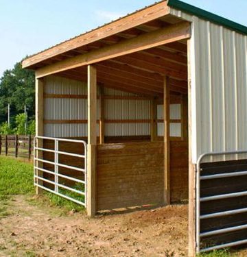 3. DIY Run In Shed For Horse