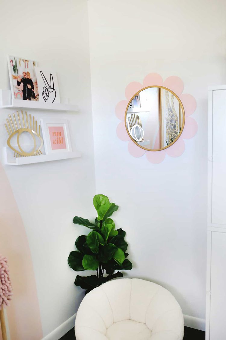 3. Modern Flower Mirror DIY