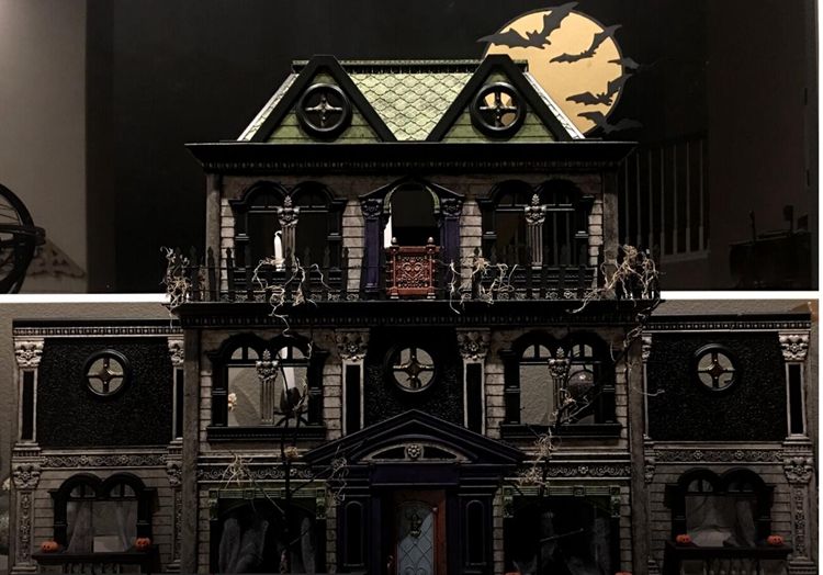 15. Haunted Dollhouse Transformation