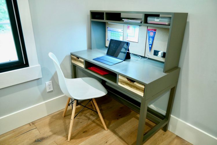 6. DIY Childs Desk With Hutch